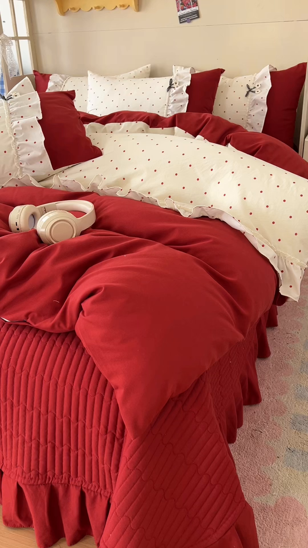 91家纺网 家纺一手货源 找家纺 美梦家纺 2026春夏新款加厚云感棉床盖四件套 波点红