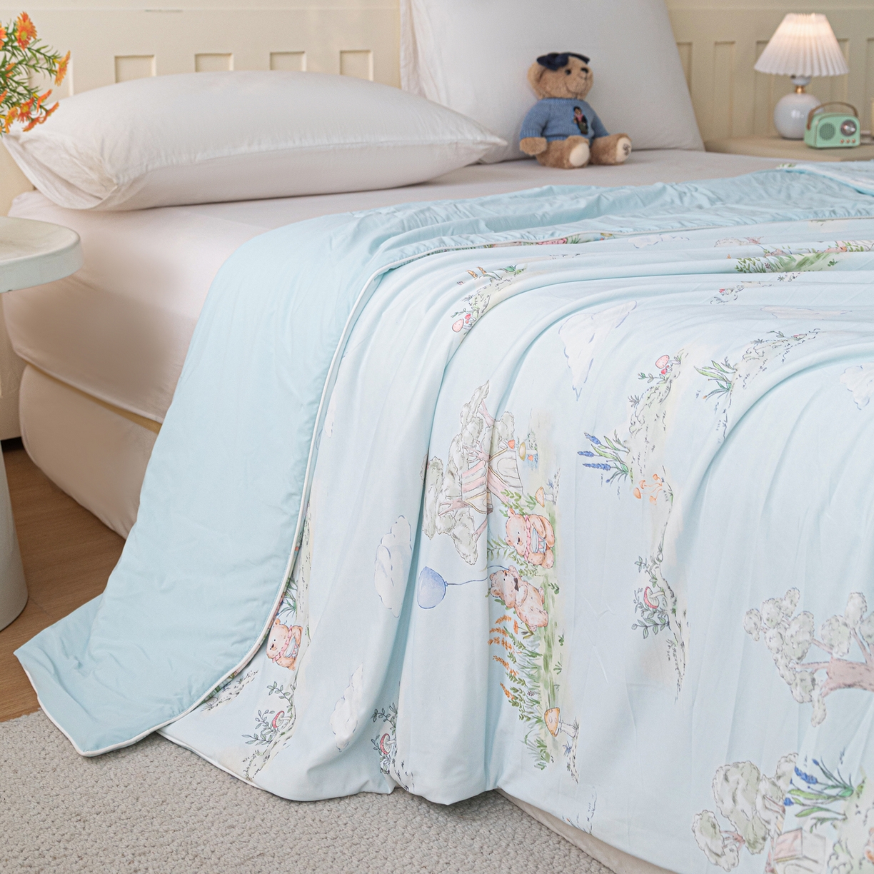 91家纺网 家纺一手货源 找家纺 亿莱鑫 2026新款数码印花凉感丝夏被 熊熊乐园