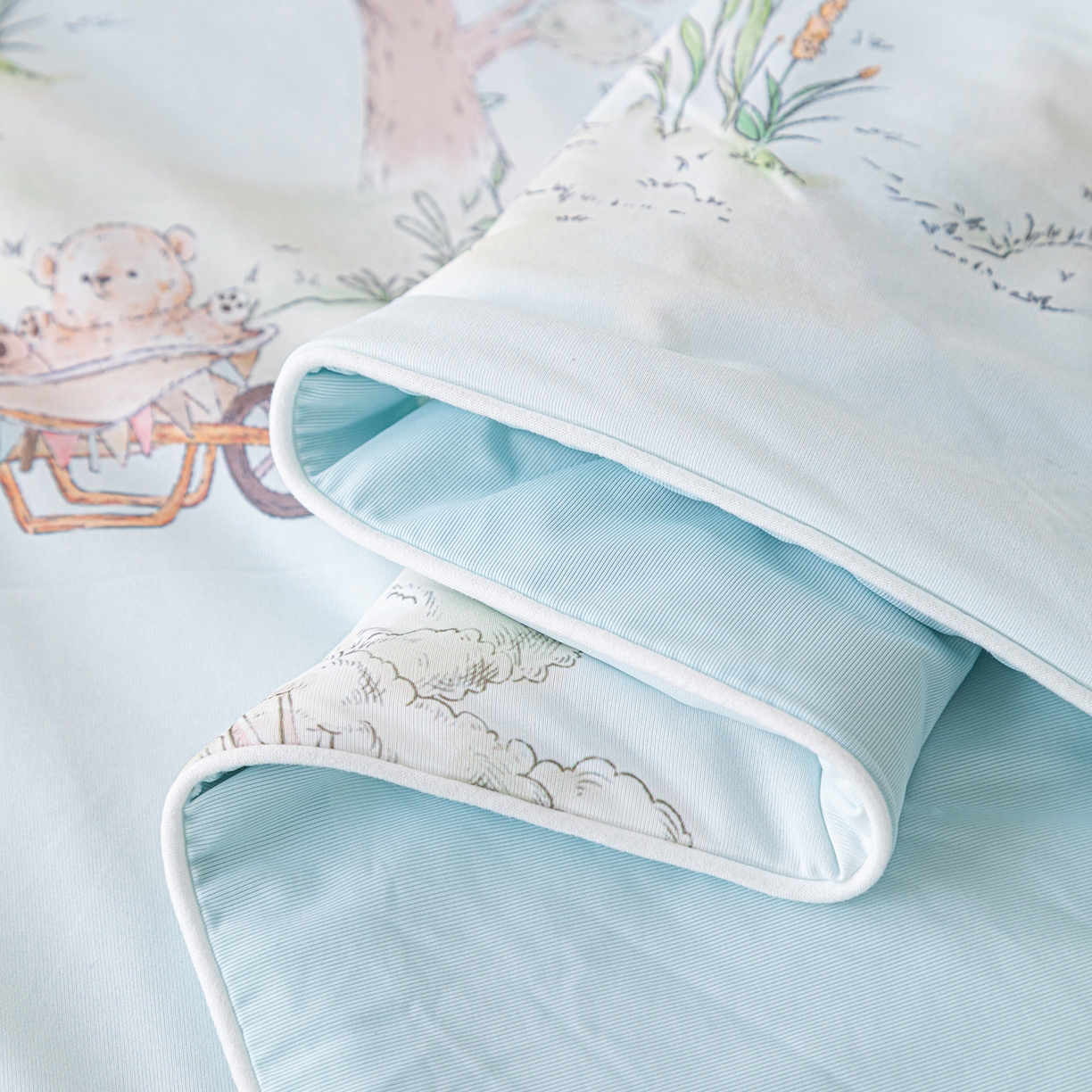 91家纺网 家纺一手货源 找家纺 亿莱鑫 2026新款数码印花凉感丝夏被 熊熊乐园