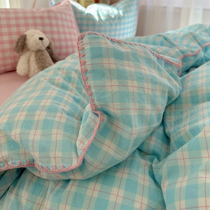 91家纺网 家纺一手货源 找家纺 桃子家居 2026新款A类纯棉色织水洗棉韩系奶油撞色格子三角针贝壳边工艺四件套系列 棉三角针-薄荷桃桃