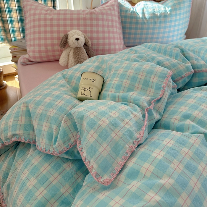 91家纺网 家纺一手货源 找家纺 桃子家居 2026新款A类纯棉色织水洗棉韩系奶油撞色格子三角针贝壳边工艺四件套系列 棉三角针-薄荷桃桃