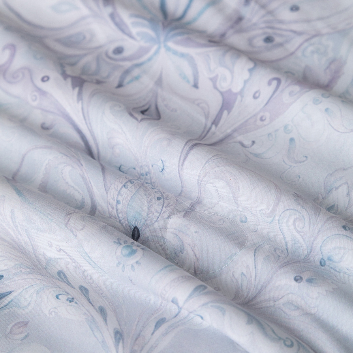 91家纺网 家纺一手货源 找家纺 亿莱鑫 2026新款数码印花凉感丝夏被 印象派-蓝