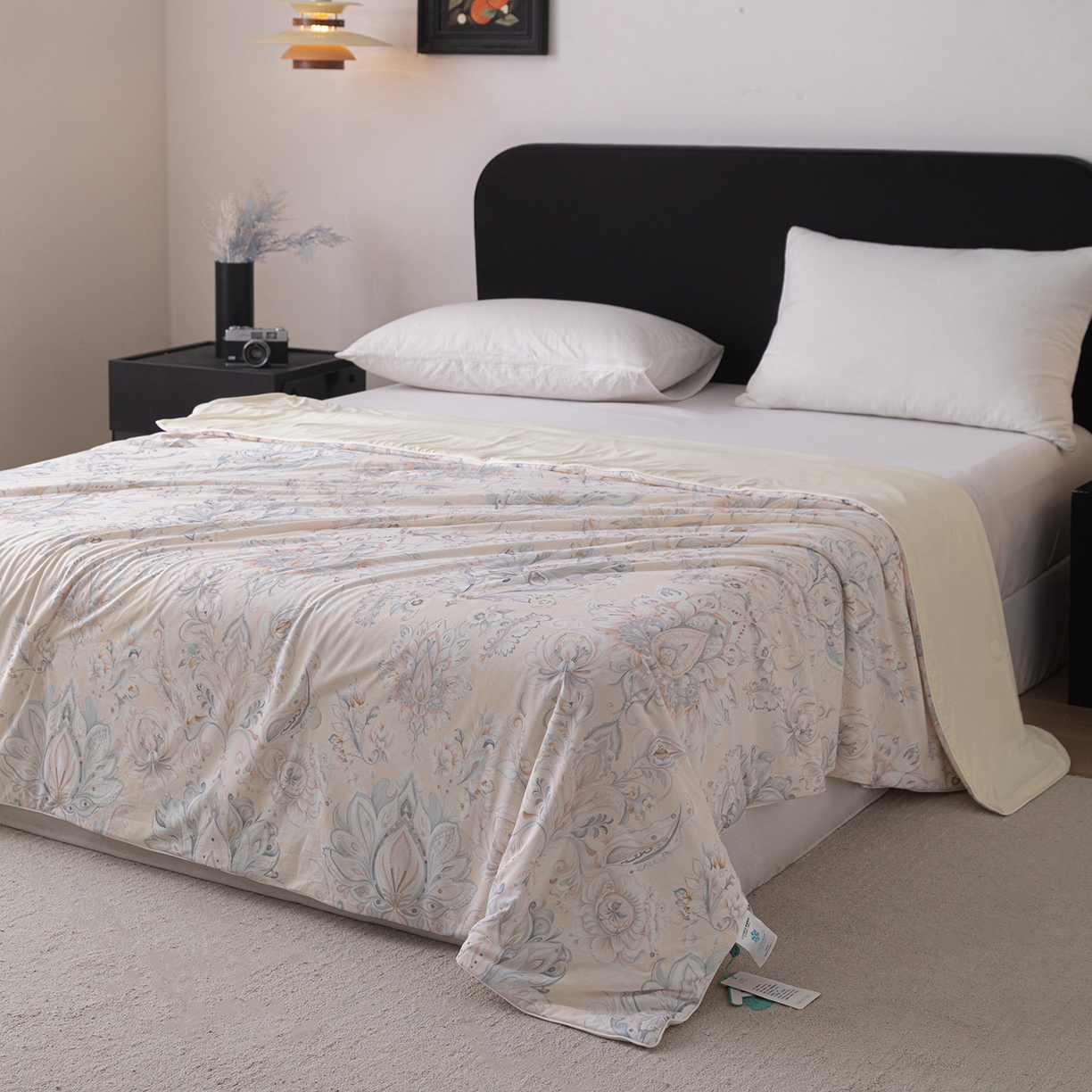 91家纺网 家纺一手货源 找家纺 亿莱鑫 2026新款数码印花凉感丝夏被 印象派-米黄