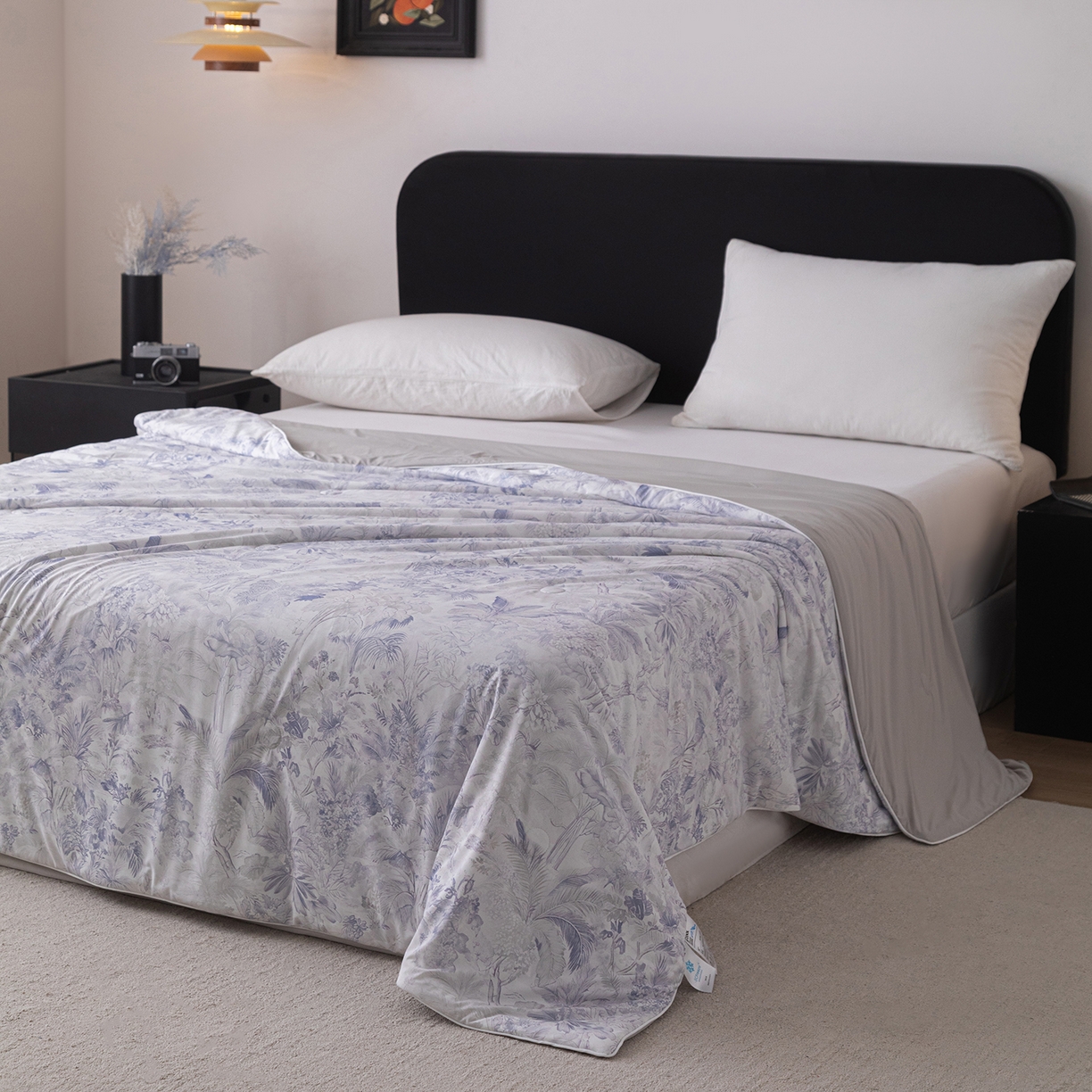 91家纺网 家纺一手货源 找家纺 亿莱鑫 2026新款数码印花凉感丝夏被 雨林奇境