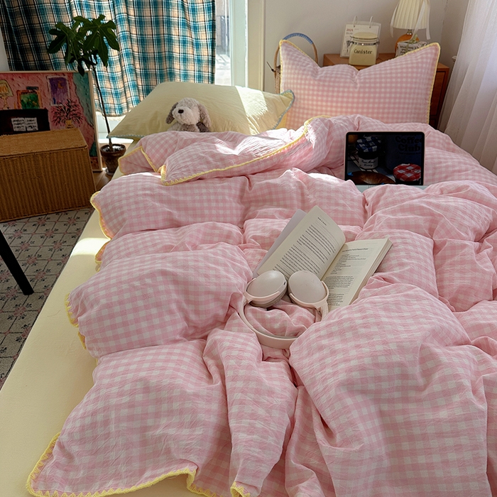 91家纺网 家纺一手货源 找家纺 桃子家居 2026新款A类纯棉色织水洗棉韩系奶油撞色格子三角针贝壳边工艺四件套系列 棉三角针-蜜桃奶酥