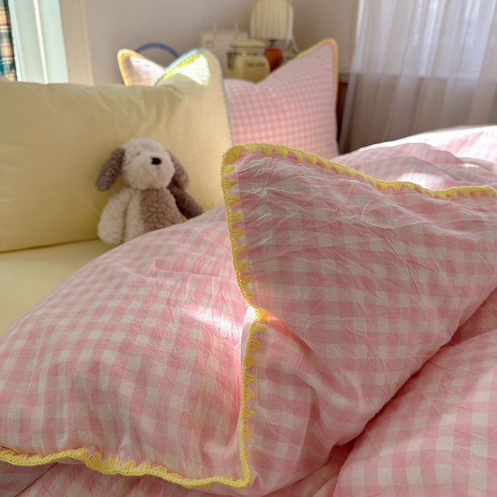 91家纺网 家纺一手货源 找家纺 桃子家居 2026新款A类纯棉色织水洗棉韩系奶油撞色格子三角针贝壳边工艺四件套系列 棉三角针-蜜桃奶酥