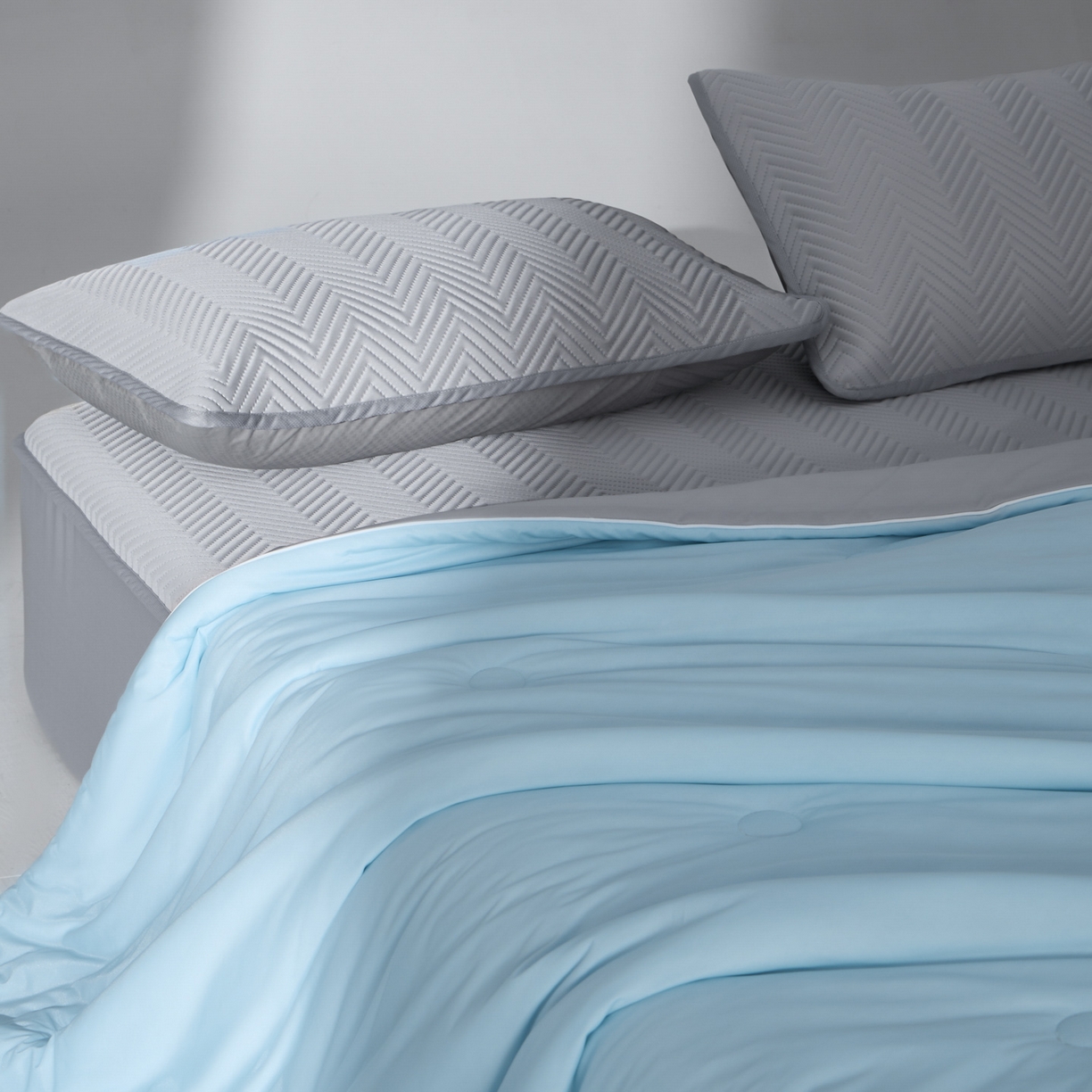 91家纺网 家纺一手货源 找家纺 吾诺家居 2026新款冰爽系列-凉感丝夏被四件套 冰蓝