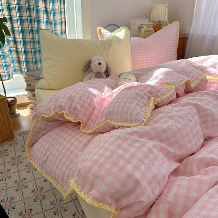 91家纺网 家纺一手货源 找家纺 桃子家居 2026新款A类纯棉色织水洗棉韩系奶油撞色格子三角针贝壳边工艺四件套系列 棉三角针-蜜桃奶酥