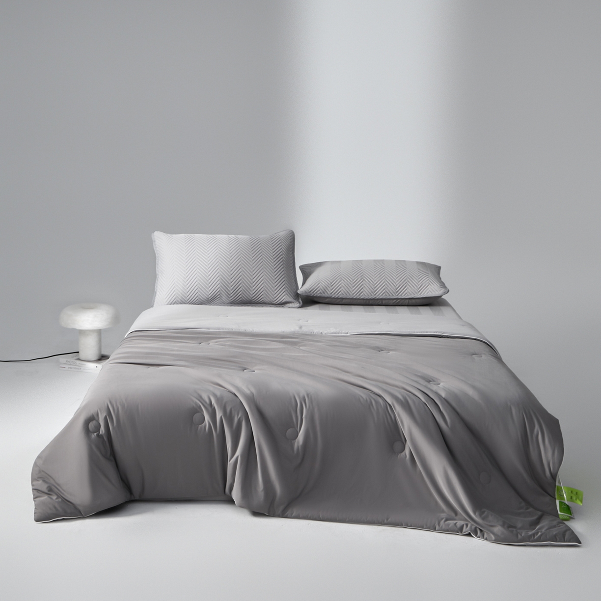 91家纺网 家纺一手货源 找家纺 吾诺家居 2026新款冰爽系列-凉感丝夏被四件套 黛灰