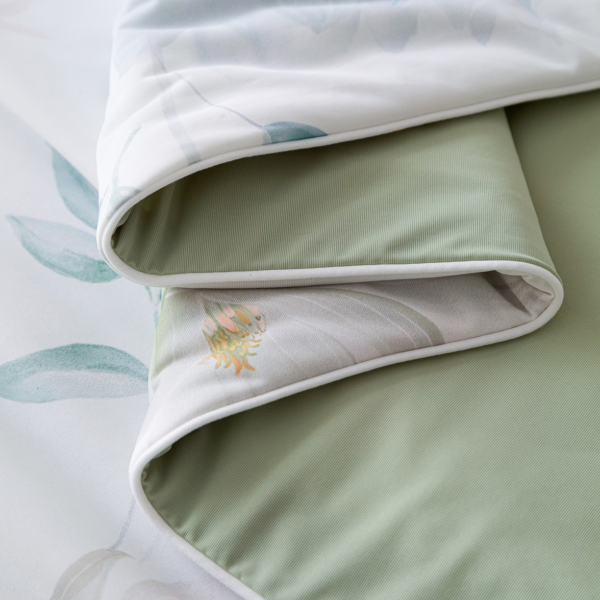 91家纺网 家纺一手货源 找家纺 亿莱鑫 2026新款数码印花凉感丝夏被 花璀璨