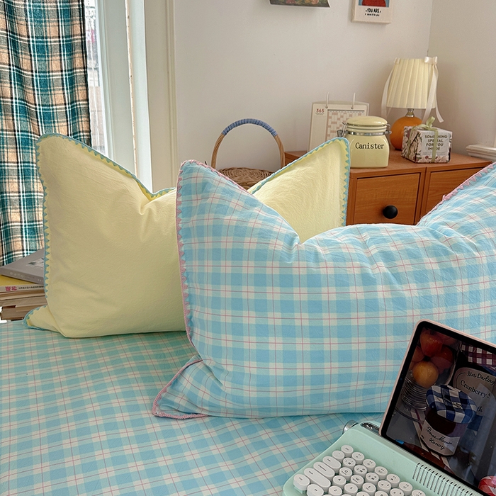 91家纺网 家纺一手货源 找家纺 桃子家居 2026新款A类纯棉色织水洗棉韩系奶油撞色格子三角针贝壳边工艺四件套系列 棉三角针-奶黄青提