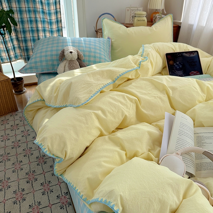 91家纺网 家纺一手货源 找家纺 桃子家居 2026新款A类纯棉色织水洗棉韩系奶油撞色格子三角针贝壳边工艺四件套系列 棉三角针-奶黄青提