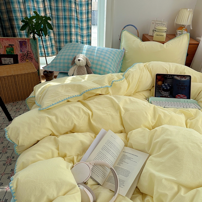 91家纺网 家纺一手货源 找家纺 桃子家居 2026新款A类纯棉色织水洗棉韩系奶油撞色格子三角针贝壳边工艺四件套系列 棉三角针-奶黄青提