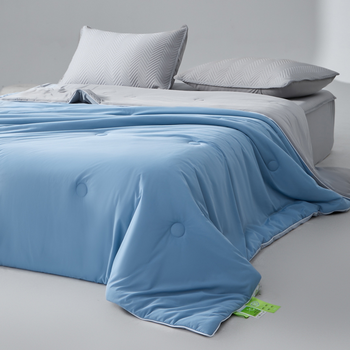 91家纺网 家纺一手货源 找家纺 吾诺家居 2026新款冰爽系列-凉感丝夏被四件套 海蓝