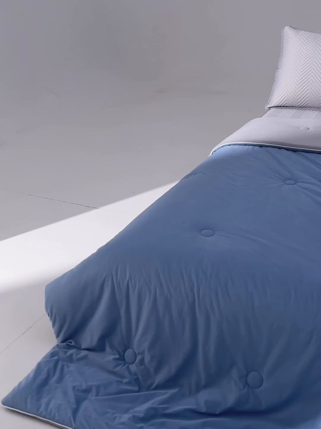 91家纺网 家纺一手货源 找家纺 吾诺家居 2026新款冰爽系列-凉感丝夏被四件套 海蓝