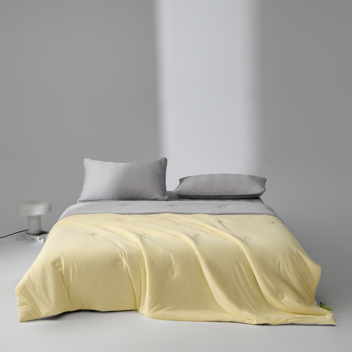 91家纺网 家纺一手货源 找家纺 吾诺家居 2026新款冰爽系列-凉感丝夏被四件套 嫩黄