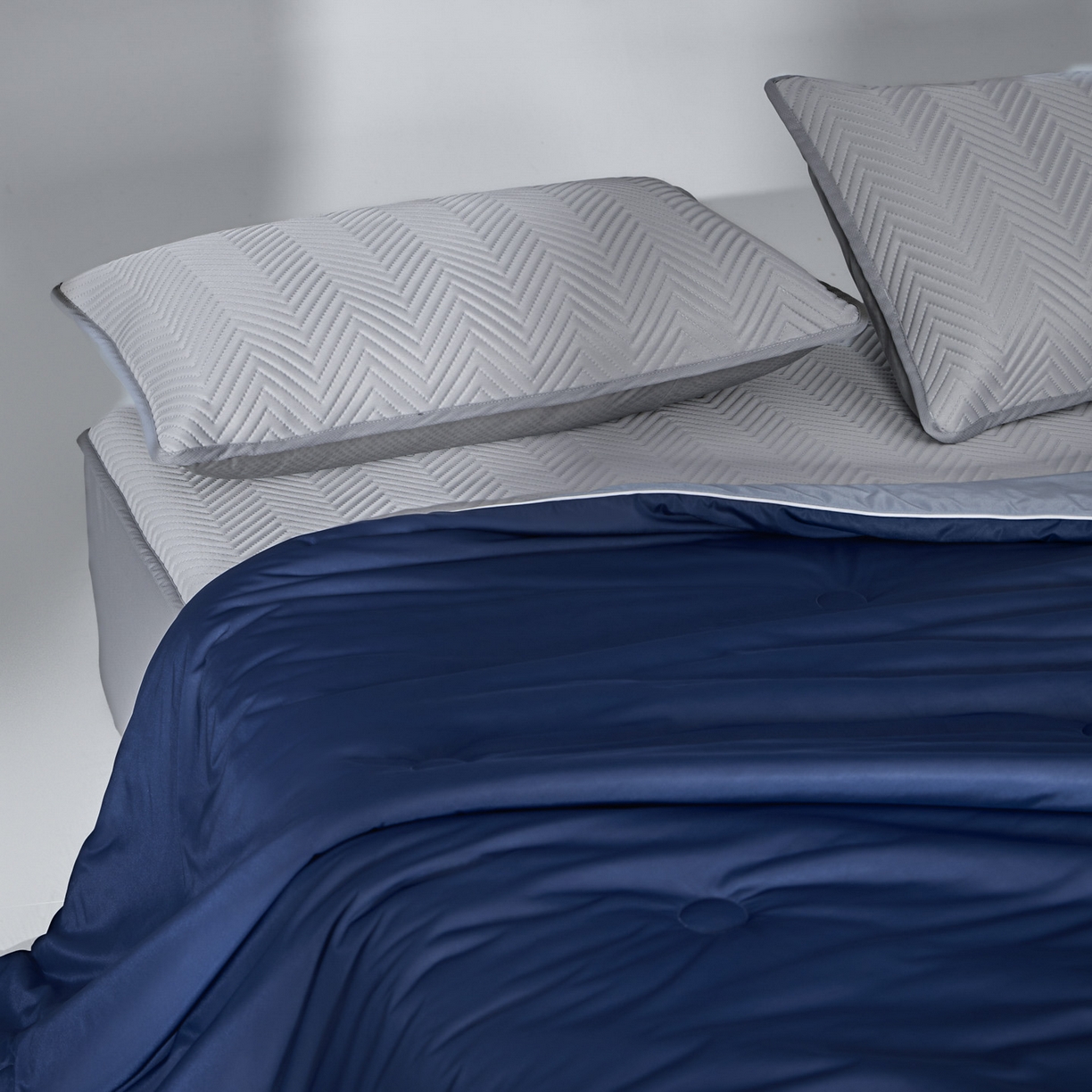 91家纺网 家纺一手货源 找家纺 吾诺家居 2026新款冰爽系列-凉感丝夏被四件套 蔚蓝