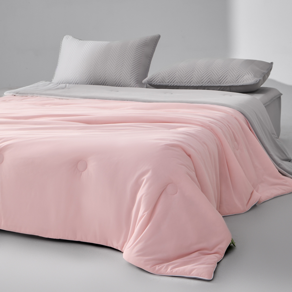 91家纺网 家纺一手货源 找家纺 吾诺家居 2026新款冰爽系列-凉感丝夏被四件套 樱粉