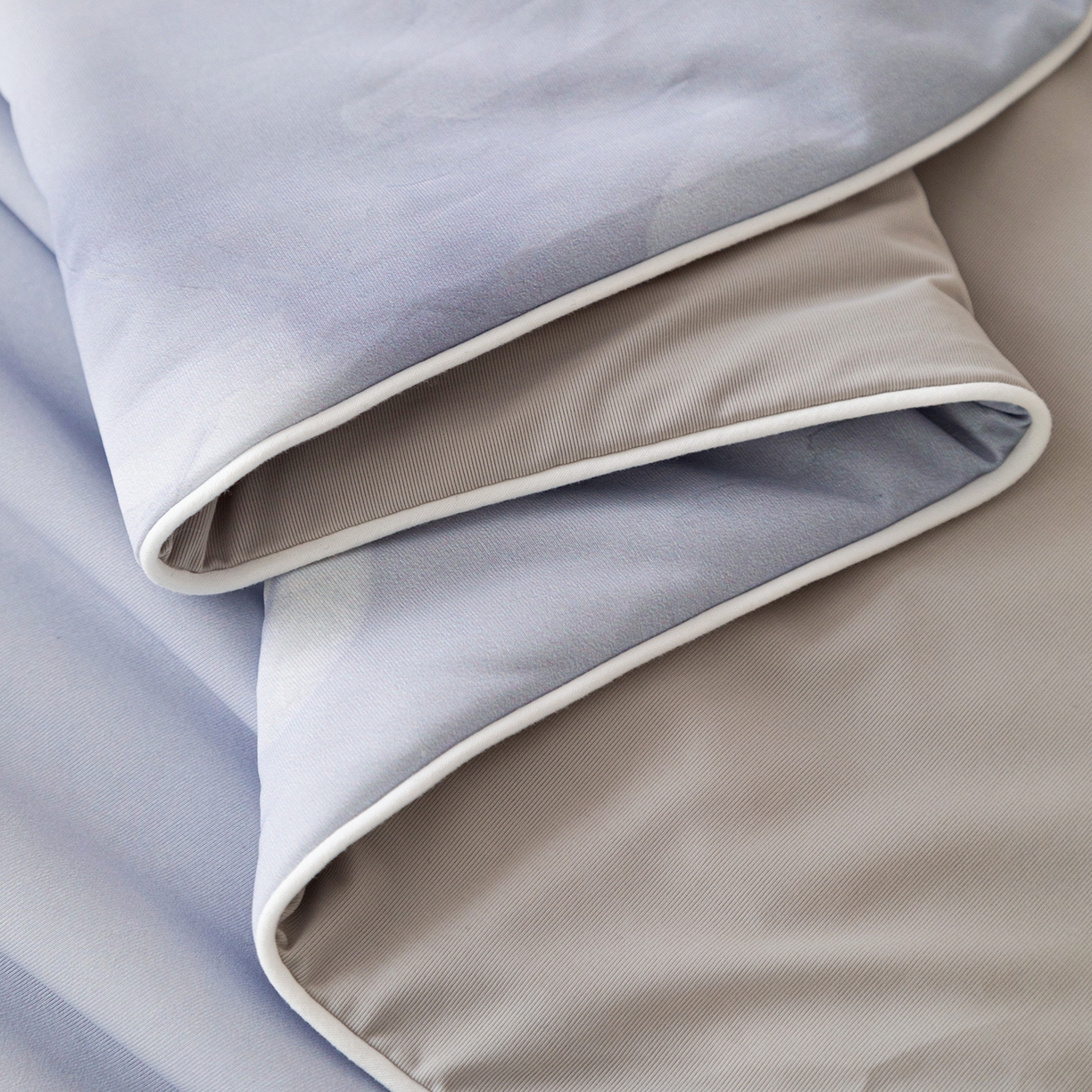 91家纺网 家纺一手货源 找家纺 亿莱鑫 2026新款数码印花凉感丝夏被 花样芬芳-蓝