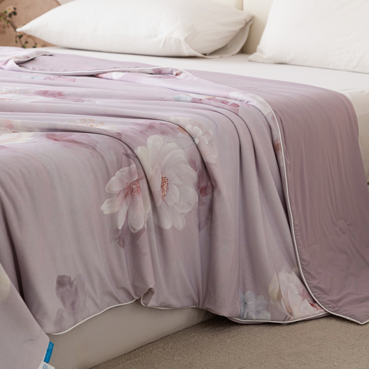 91家纺网 家纺一手货源 找家纺 亿莱鑫 2026新款数码印花凉感丝夏被 花样芬芳-紫