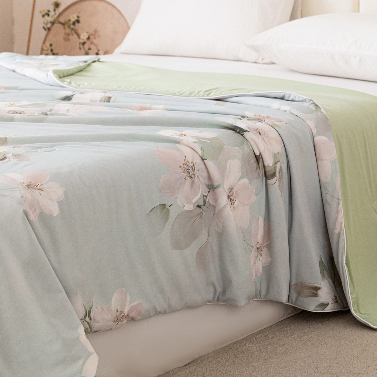 91家纺网 家纺一手货源 找家纺 亿莱鑫 2026新款数码印花凉感丝夏被 花漾倾城