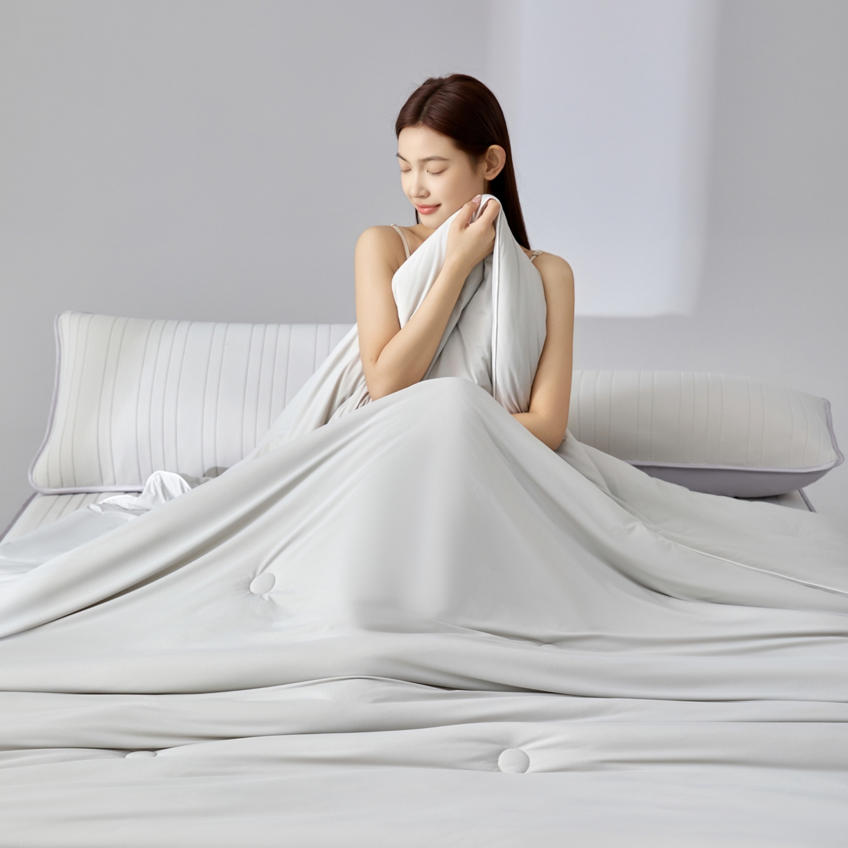 91家纺网 家纺一手货源 找家纺 吾诺家居 吾诺 2026 真凉感 真锦氨 锦氨凉感夏被四件套 锦纶凉感丝夏凉被 - 冰皮系列 冰皮浅灰