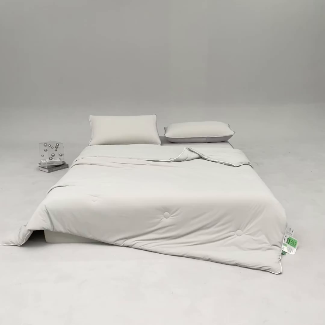 91家纺网 家纺一手货源 找家纺 吾诺家居 吾诺 2026 真凉感 真锦氨 锦氨凉感夏被四件套 锦纶凉感丝夏凉被 - 冰皮系列 冰皮浅灰