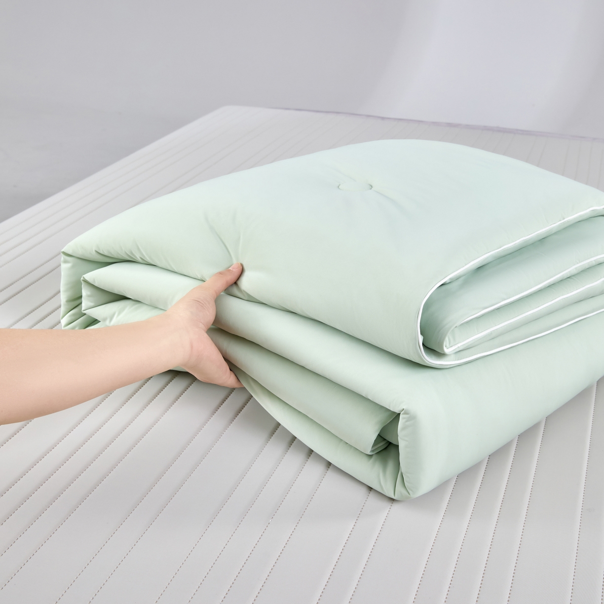 91家纺网 家纺一手货源 找家纺 吾诺家居 吾诺 2026 真凉感 真锦氨 锦氨凉感夏被四件套 锦纶凉感丝夏凉被 - 冰皮系列 冰皮清凉绿