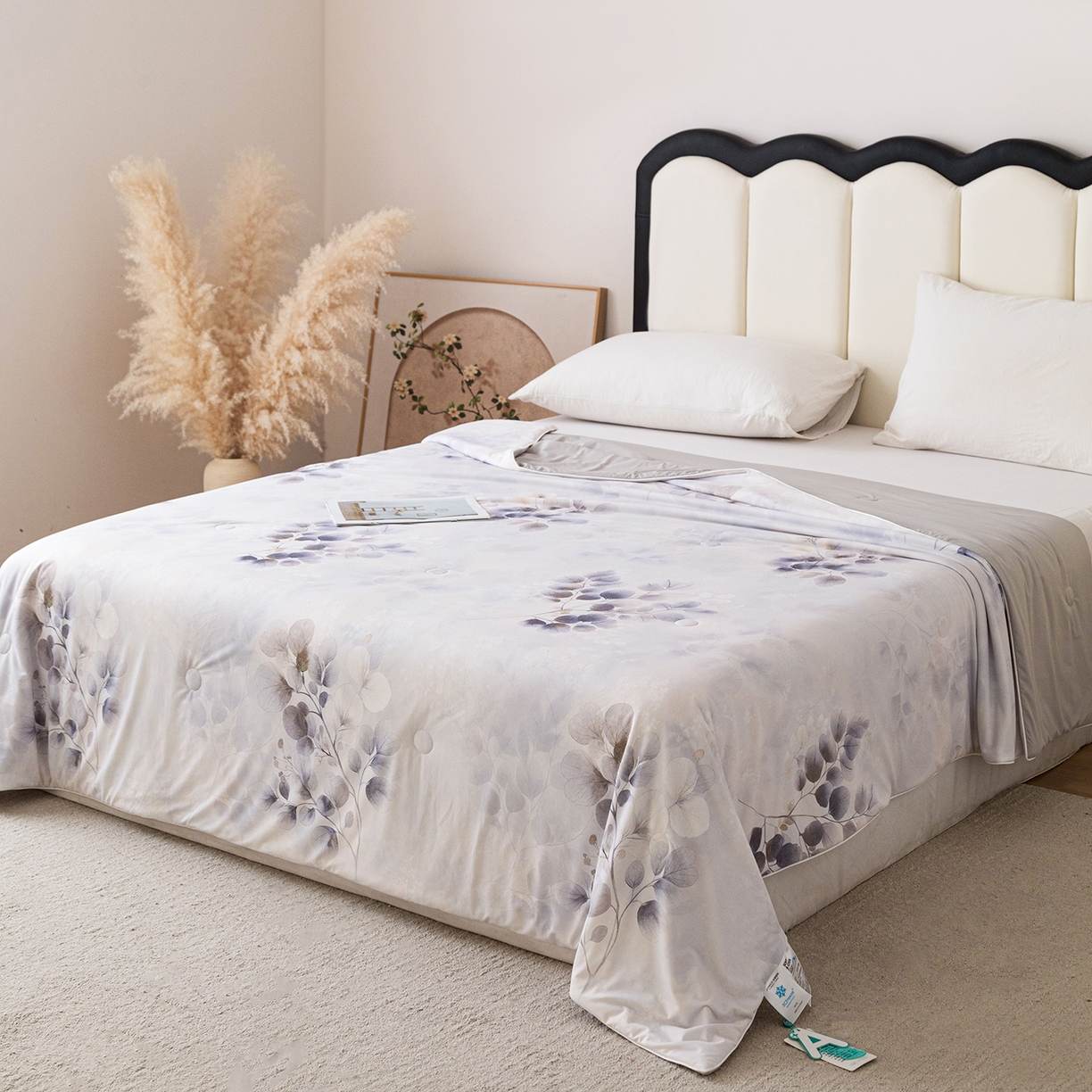 91家纺网 家纺一手货源 找家纺 亿莱鑫 2026新款数码印花凉感丝夏被 郁情-灰