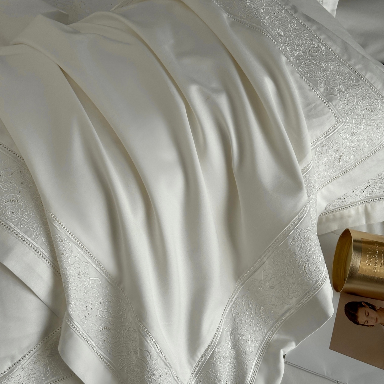 91家纺网 家纺一手货源 找家纺 南泉坊 2026新款长绒棉纯棉镂空花边拼角四件套-奥斯丁 奥斯丁—本白