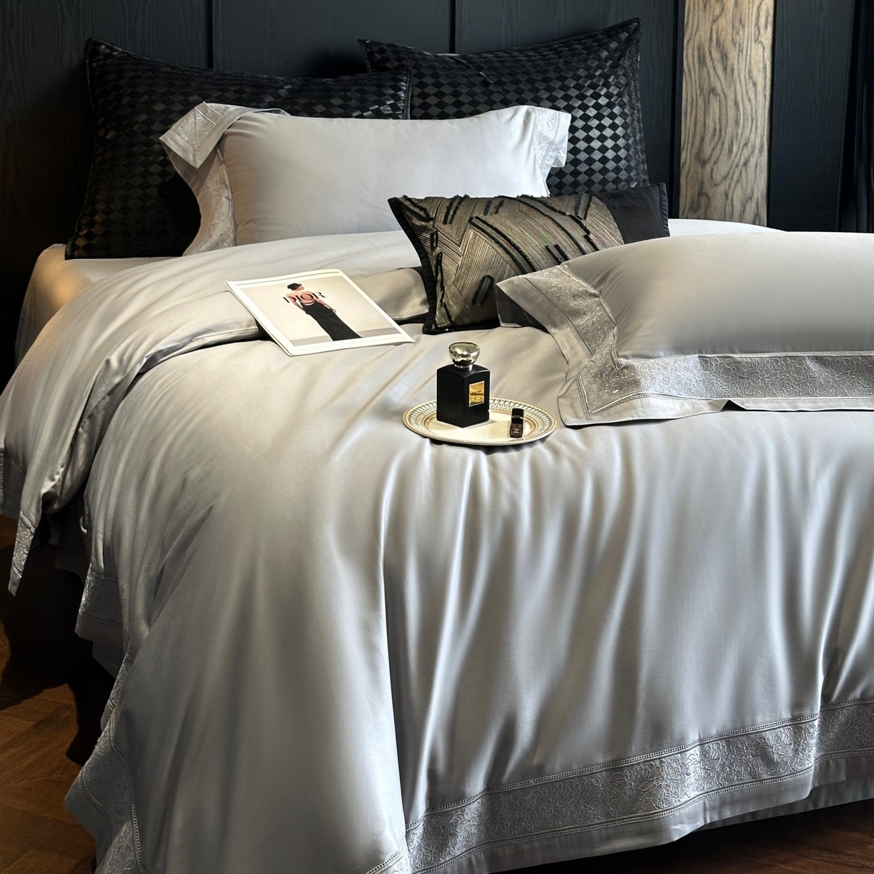 91家纺网 家纺一手货源 找家纺 南泉坊 2026新款长绒棉纯棉镂空花边拼角四件套-奥斯丁 奥斯丁—时空灰