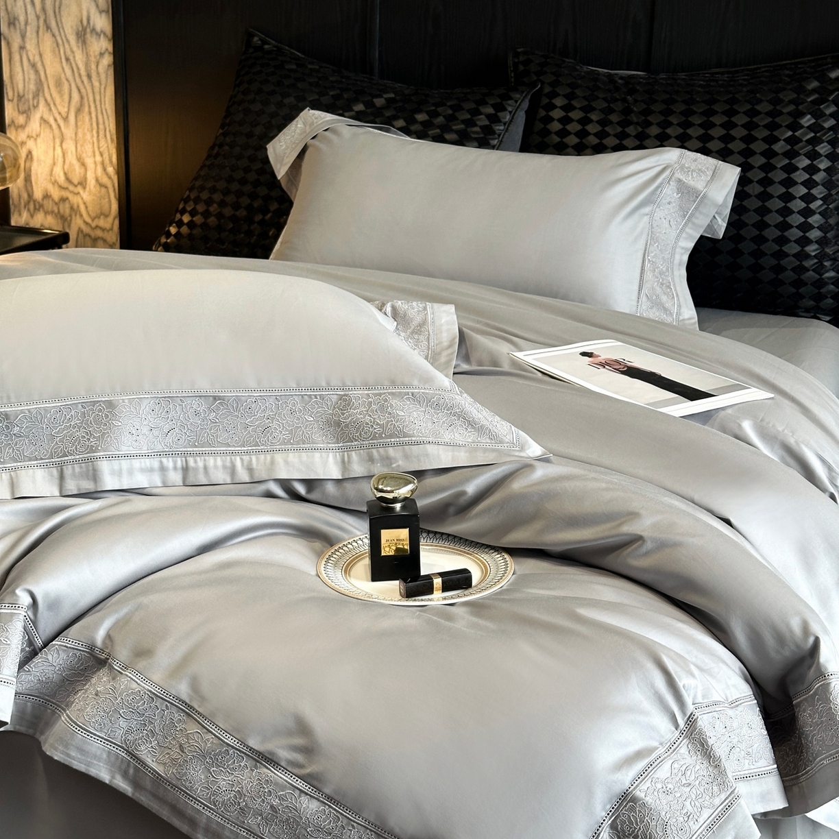 91家纺网 家纺一手货源 找家纺 南泉坊 2026新款长绒棉纯棉镂空花边拼角四件套-奥斯丁 奥斯丁—时空灰