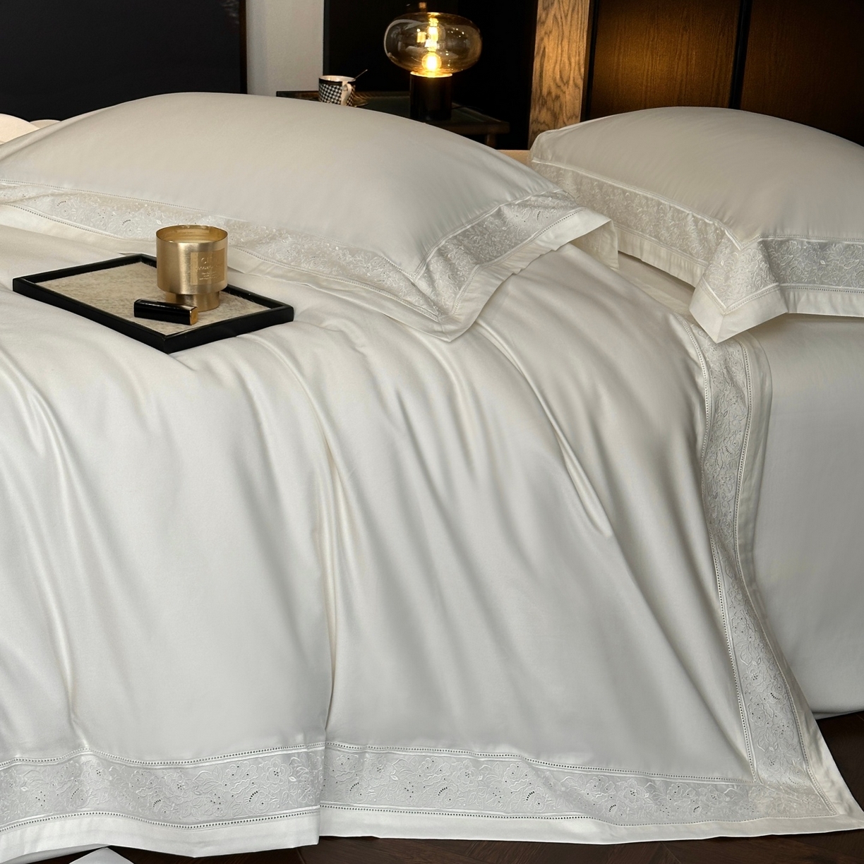 91家纺网 家纺一手货源 找家纺 南泉坊 2026新款长绒棉纯棉镂空花边拼角四件套-奥斯丁 奥斯丁—本白