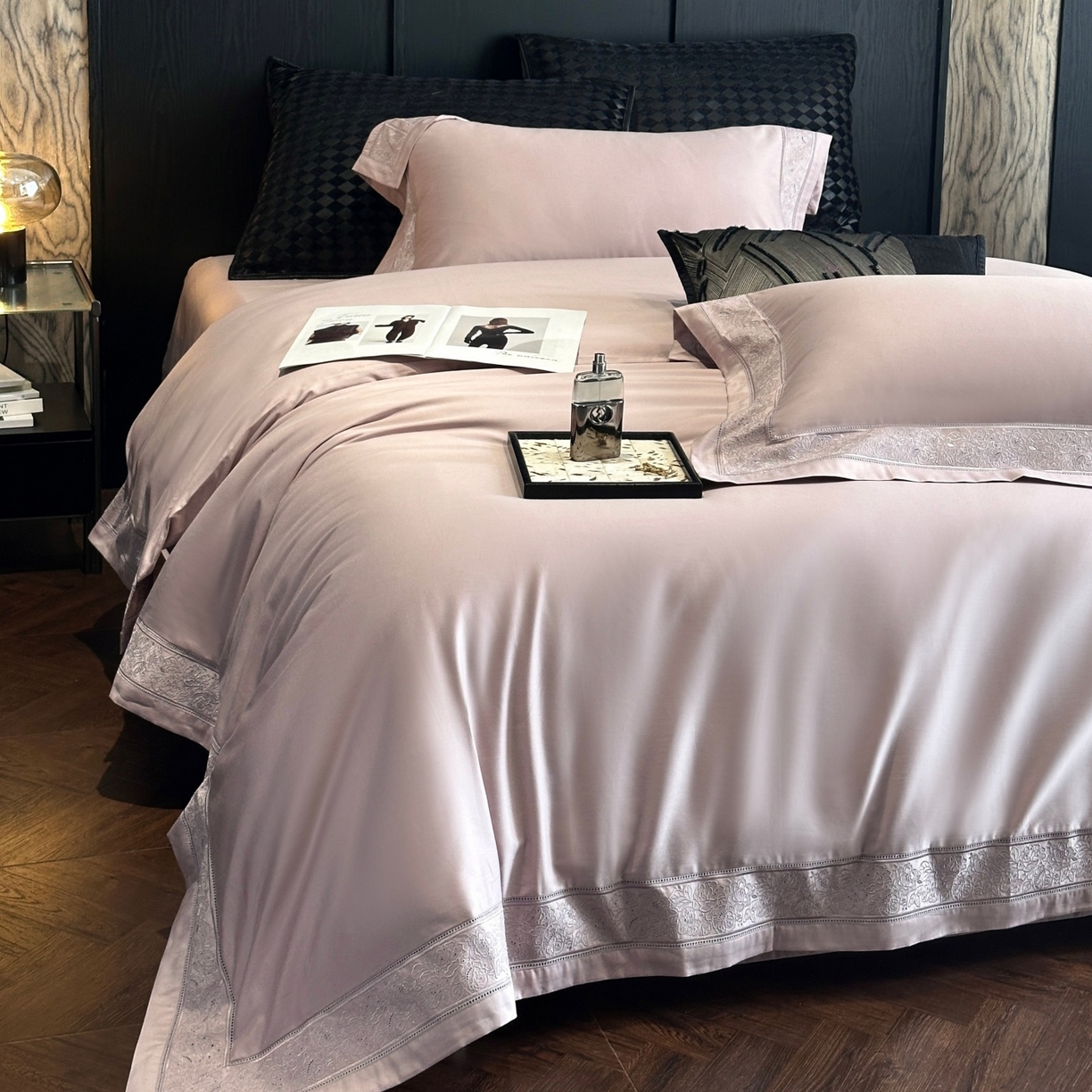 91家纺网 家纺一手货源 找家纺 南泉坊 2026新款长绒棉纯棉镂空花边拼角四件套-奥斯丁 奥斯丁—梦幻紫