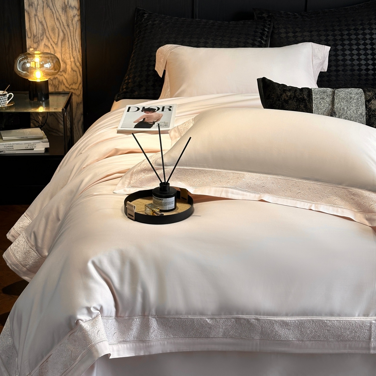 91家纺网 家纺一手货源 找家纺 南泉坊 2026新款长绒棉纯棉镂空花边拼角四件套-奥斯丁 奥斯丁—初恋粉