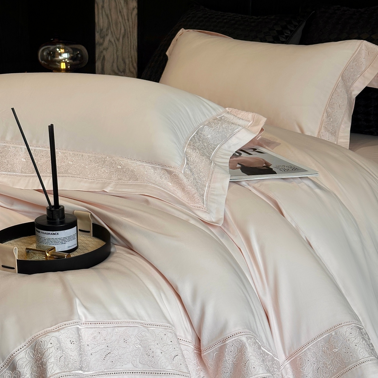 91家纺网 家纺一手货源 找家纺 南泉坊 2026新款长绒棉纯棉镂空花边拼角四件套-奥斯丁 奥斯丁—初恋粉