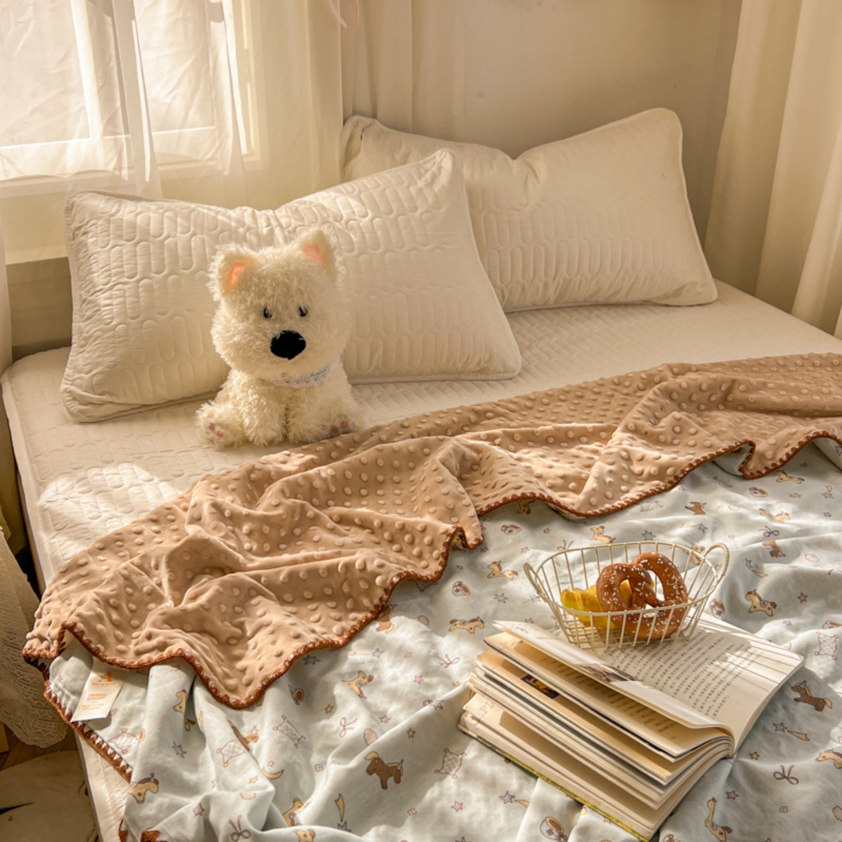 91家纺网 家纺一手货源 找家纺 十里居 2026春夏新款A类母婴级全棉纯棉双层纱多功能豆豆盖毯毛毯毯子 咖啡小马