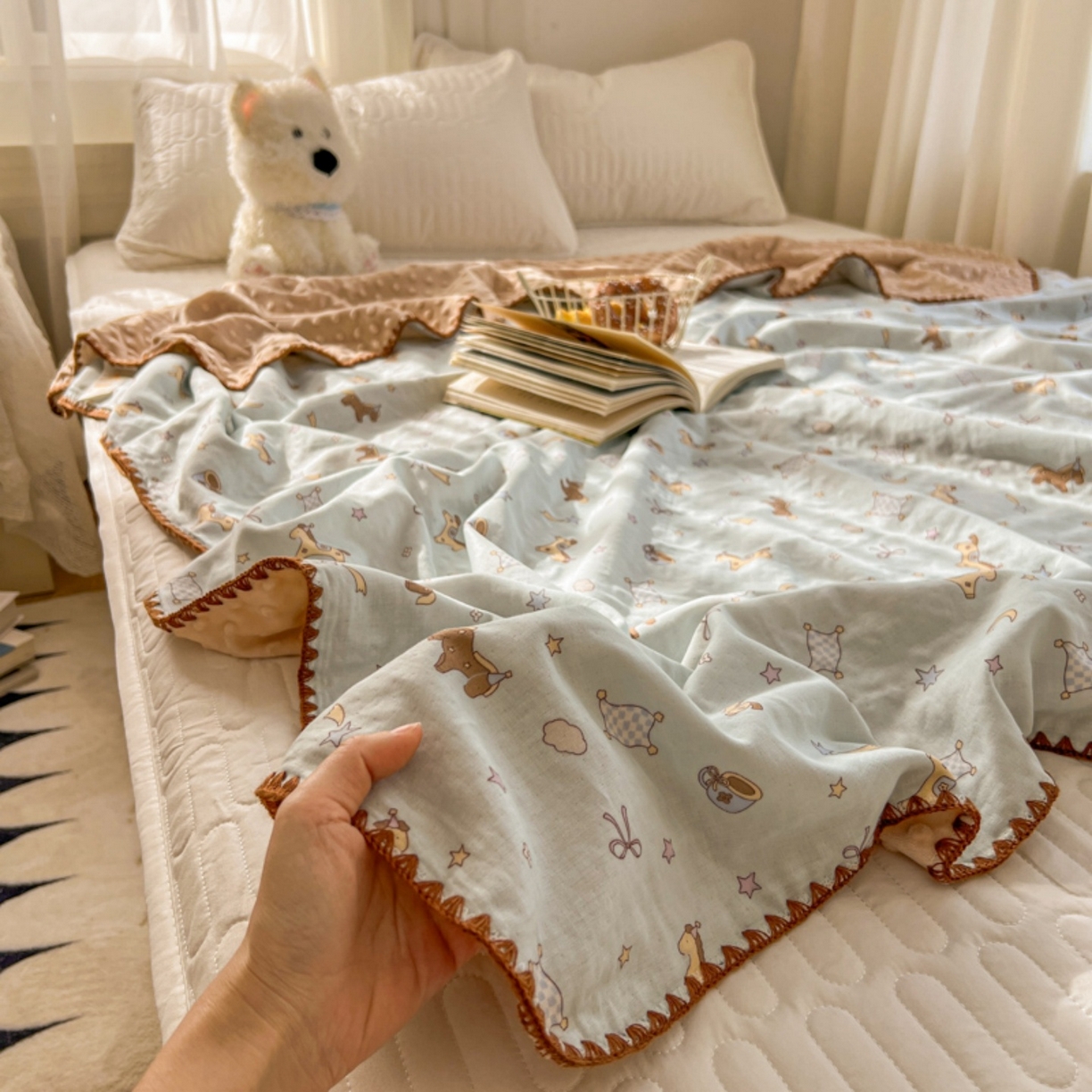 91家纺网 家纺一手货源 找家纺 十里居 2026春夏新款A类母婴级全棉纯棉双层纱多功能豆豆盖毯毛毯毯子 咖啡小马