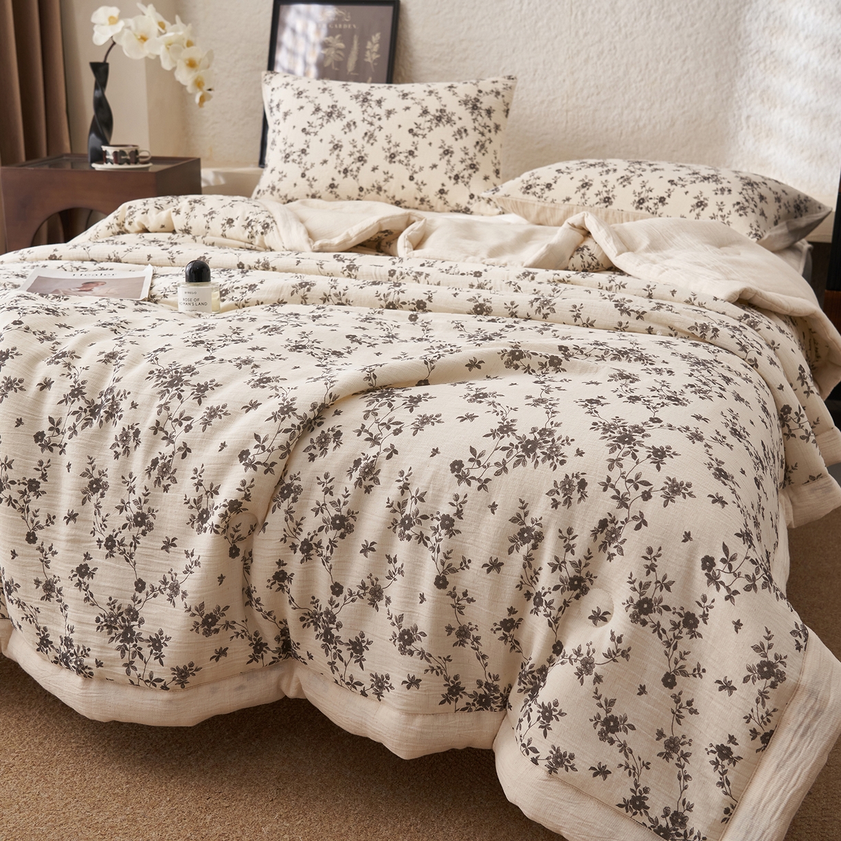 91家纺网 家纺一手货源 找家纺 吾秀家居 2026新款棉麻系列-棉麻印花棉花夏被 花间觅影