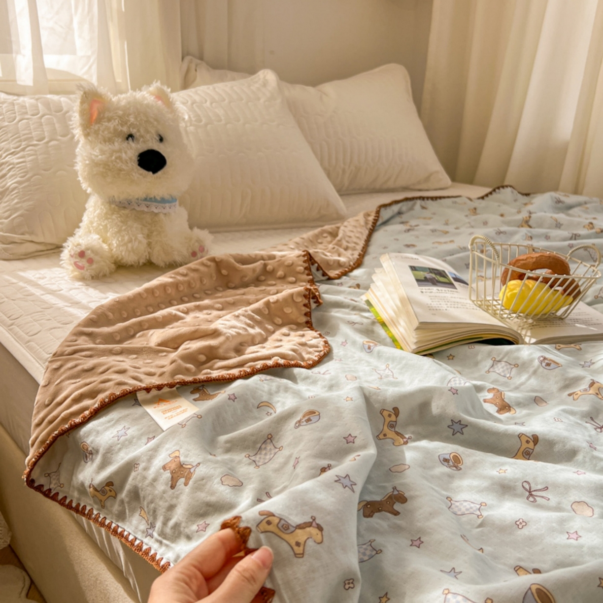 91家纺网 家纺一手货源 找家纺 十里居 2026春夏新款A类母婴级全棉纯棉双层纱多功能豆豆盖毯毛毯毯子 咖啡小马