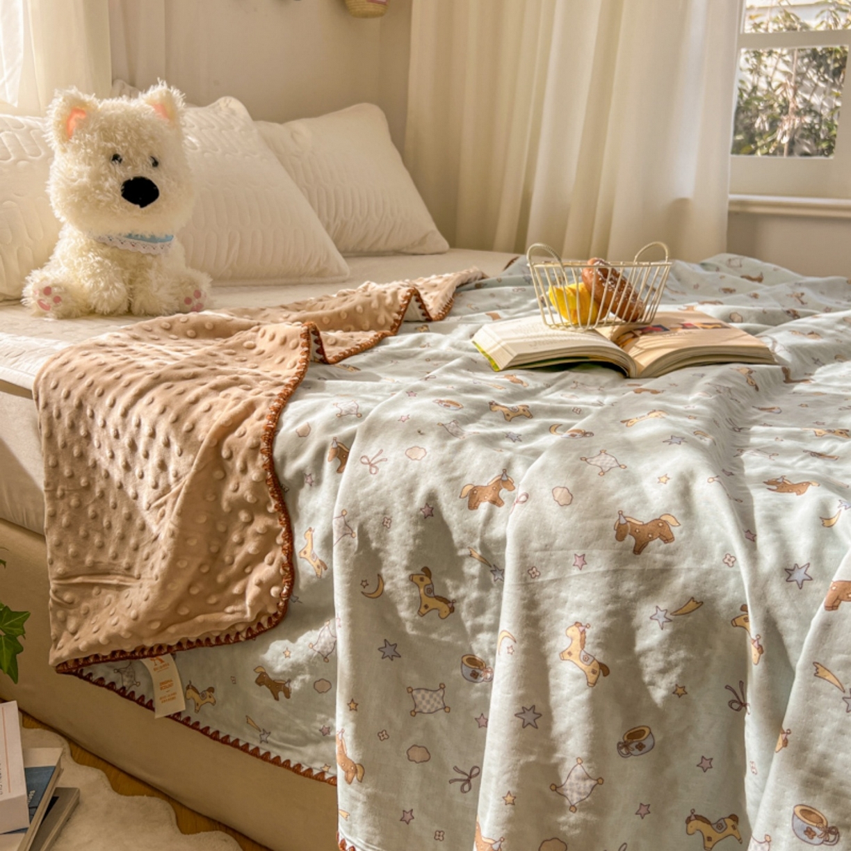 91家纺网 家纺一手货源 找家纺 十里居 2026春夏新款A类母婴级全棉纯棉双层纱多功能豆豆盖毯毛毯毯子 咖啡小马