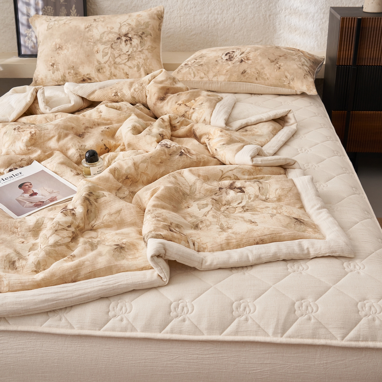 91家纺网 家纺一手货源 找家纺 吾秀家居 2026新款棉麻系列-棉麻印花棉花夏被 花漾