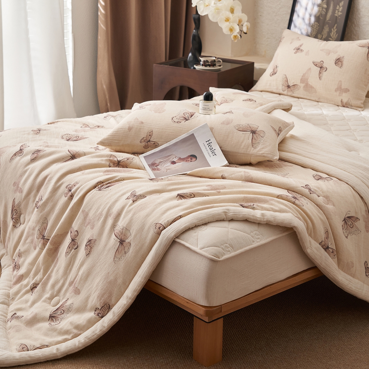 91家纺网 家纺一手货源 找家纺 吾秀家居 2026新款棉麻系列-棉麻印花棉花夏被 水墨蝴蝶