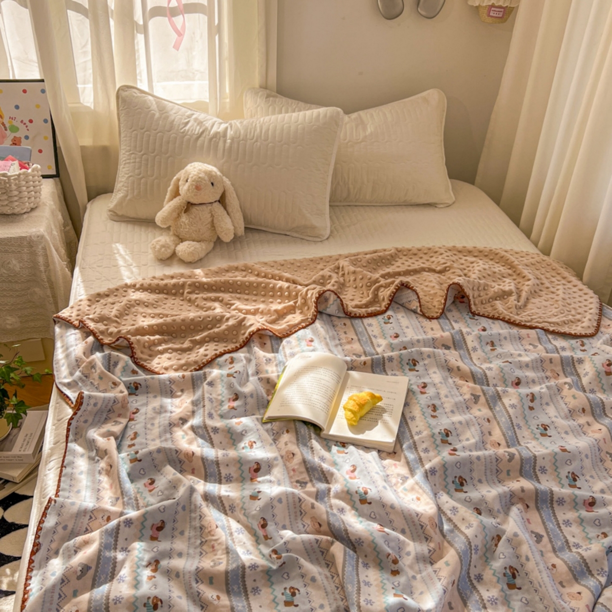 91家纺网 家纺一手货源 找家纺 十里居 2026春夏新款A类母婴级全棉纯棉双层纱多功能豆豆盖毯毛毯毯子 雪花小狗