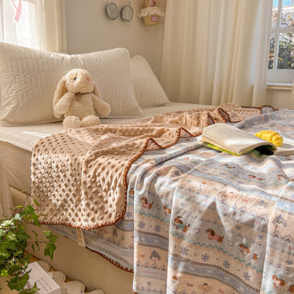 91家纺网 家纺一手货源 找家纺 十里居 2026春夏新款A类母婴级全棉纯棉双层纱多功能豆豆盖毯毛毯毯子 雪花小狗