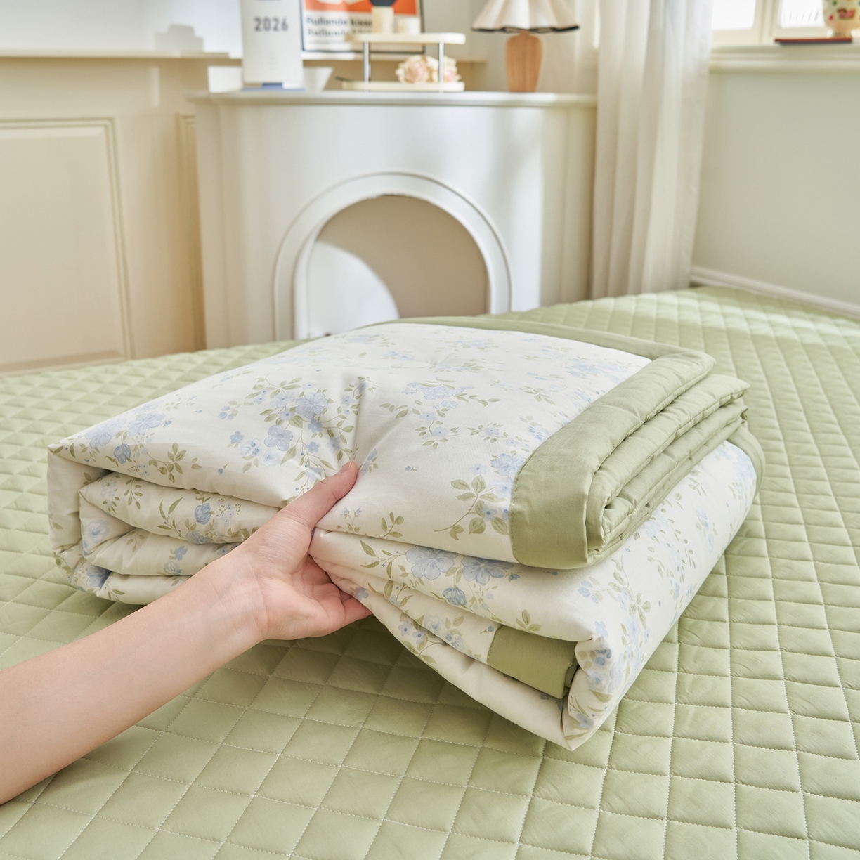 91家纺网 家纺一手货源 找家纺 吾秀家居 吾诺 2026新款 12868全棉印花棉花夏被四件套 全棉夏被四件套新疆棉花被 - 经典系列 蓝絮花影