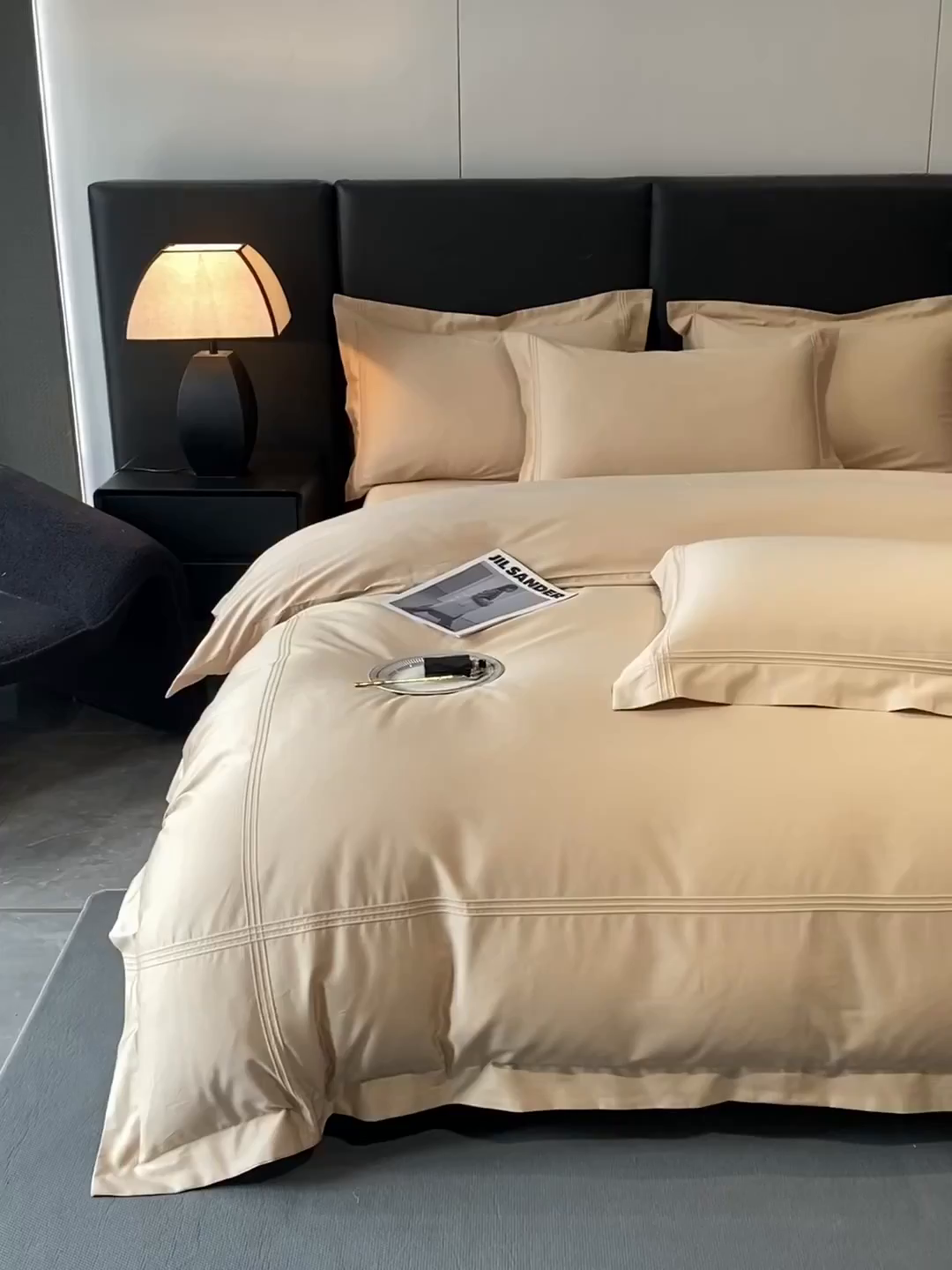 91家纺网 家纺一手货源 找家纺 水云缦 2026新款全棉埋绳款四件套系列-保罗款 香槟金