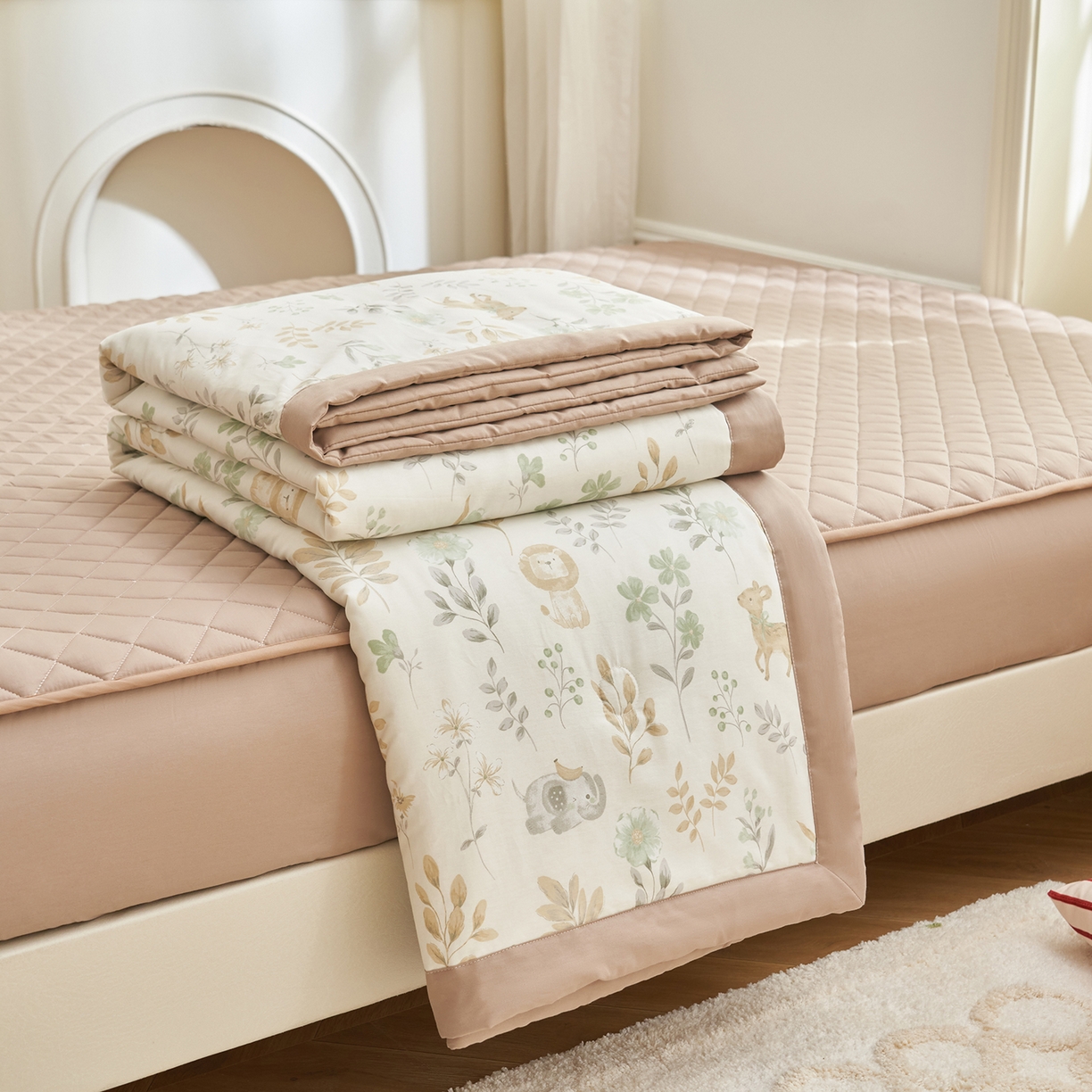 91家纺网 家纺一手货源 找家纺 吾秀家居 吾诺 2026新款 12868全棉印花棉花夏被四件套 全棉夏被四件套新疆棉花被 - 经典系列 林间萌友