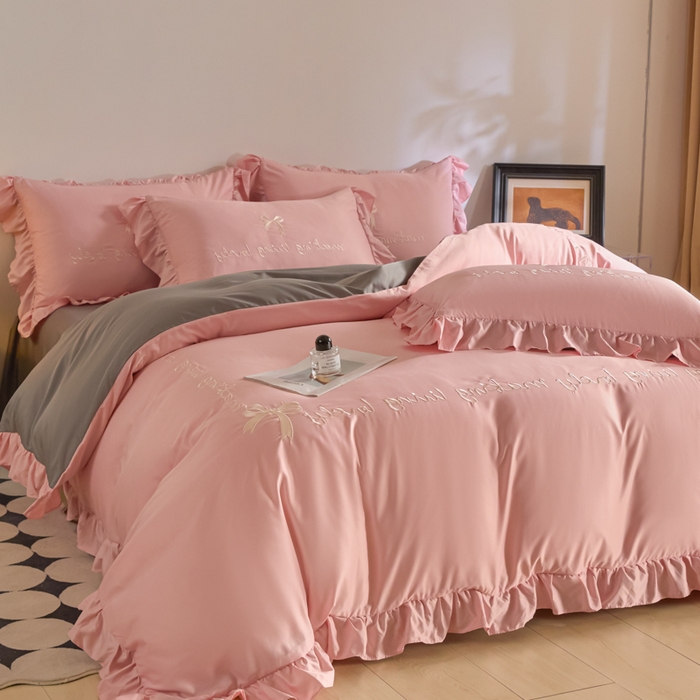 91家纺网 家纺一手货源 找家纺 千希家纺 2026新款130克斜纹公主风四件套-邂逅系列 邂逅-蜜桃灰