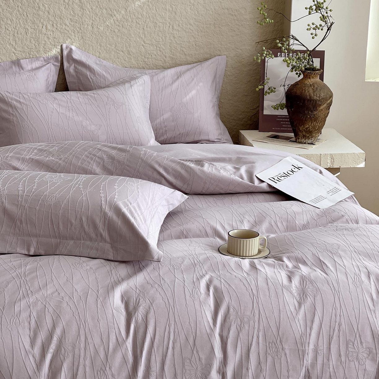 91家纺网 家纺一手货源 找家纺 宜家坊 2026新款A类全棉纯棉亮面浮雕提花四件套 蝶梦-淡雅紫